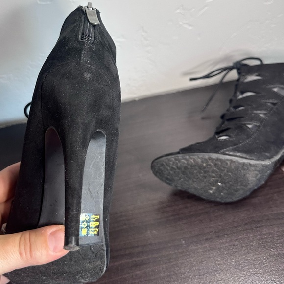 CL Gladiator Heels Suede Ankle Bootie ZLady Cutout Lace-Up Size 7 - Picture 12 of 16